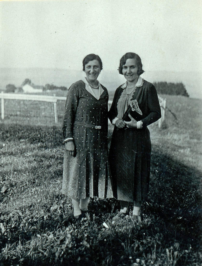 Foto von Luise und Edith Landauer